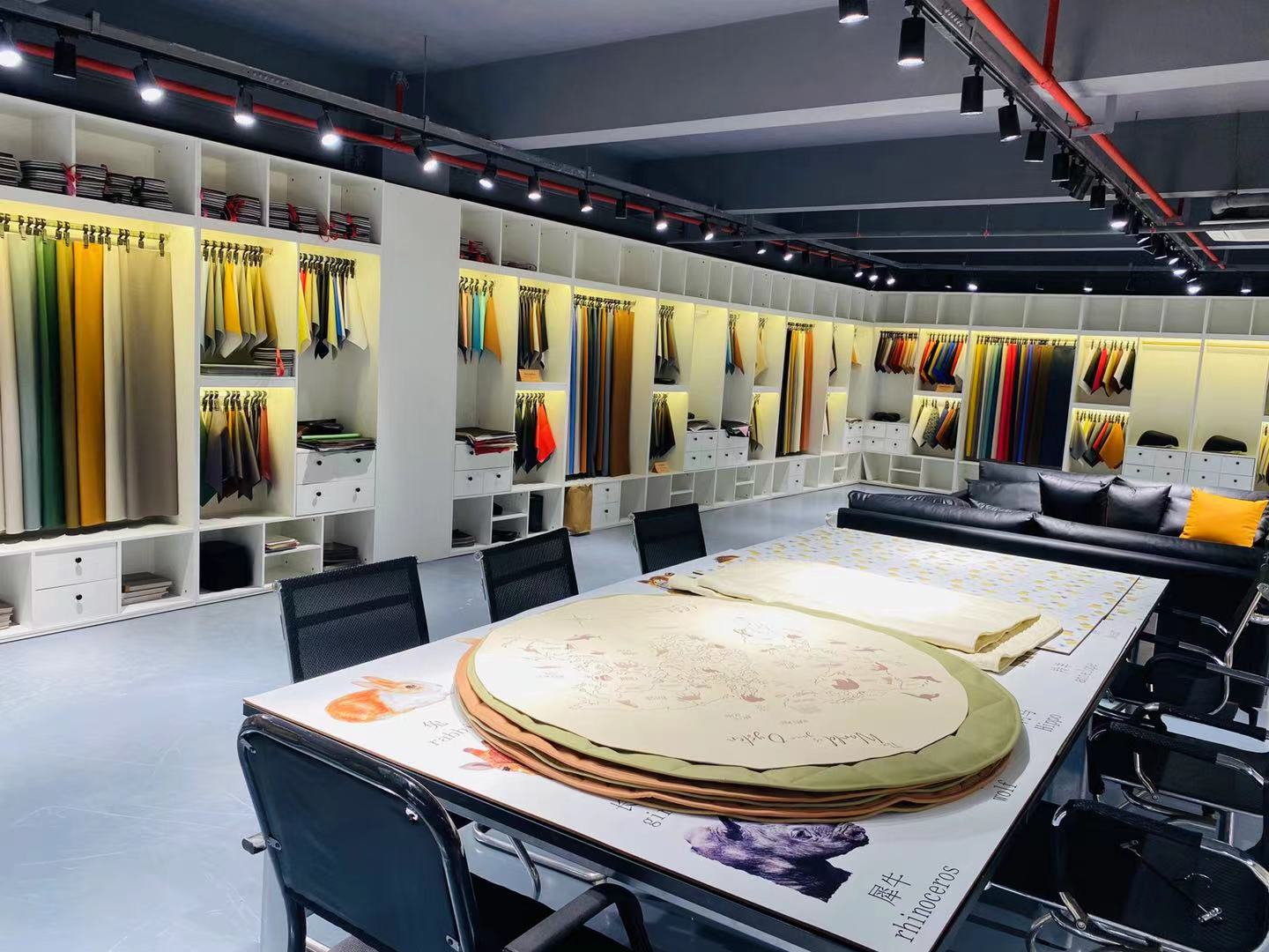 锐丰革业产品展厅